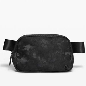 LULULEMON black camo belt bag